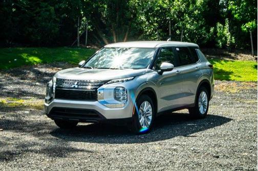 2025 Mitsubishi Outlander PHEV ES