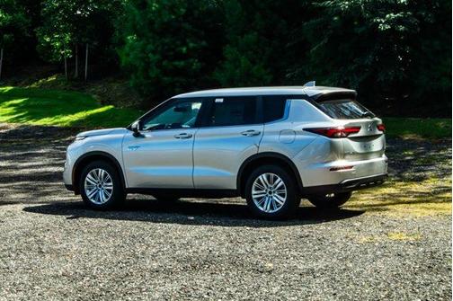 2025 Mitsubishi Outlander PHEV ES