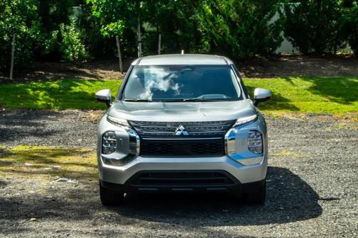 2025 Mitsubishi Outlander PHEV ES
