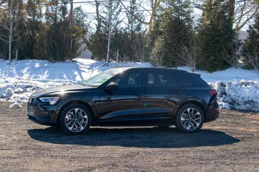 2021 Audi e-tron Premium Plus