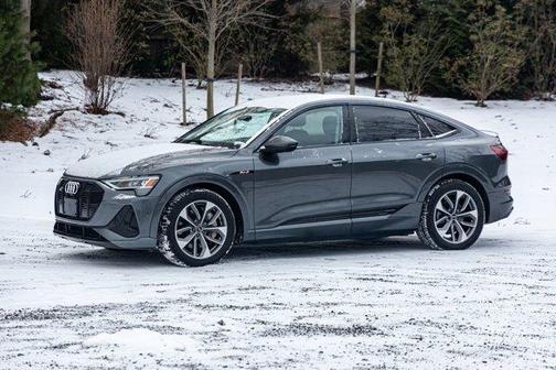 2021 Audi e-tron Premium Plus