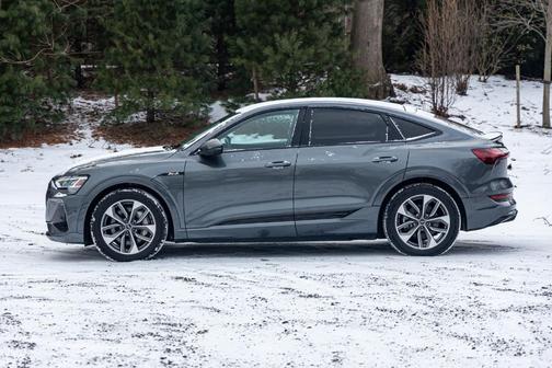 2021 Audi e-tron Premium Plus