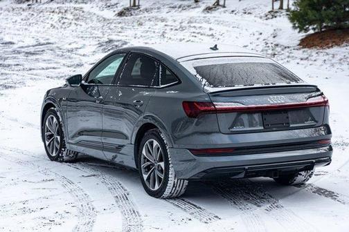 2021 Audi e-tron Premium Plus