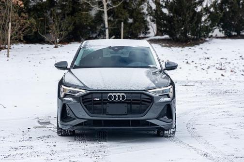 2021 Audi e-tron Premium Plus