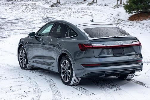 2021 Audi e-tron Premium Plus