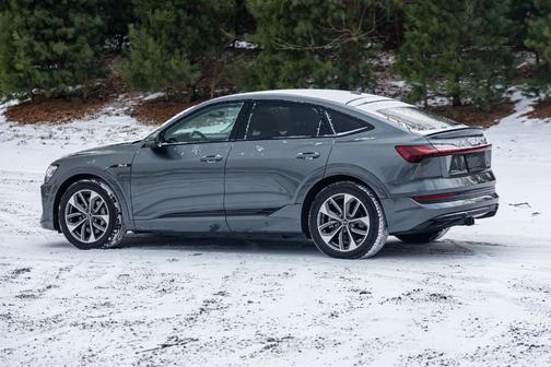 2021 Audi e-tron Premium Plus