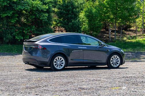 Gray 2018 Tesla Model X 75D