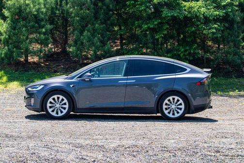 Gray 2018 Tesla Model X 75D