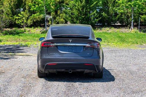 Gray 2018 Tesla Model X 75D