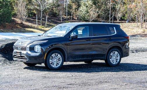2024 Mitsubishi Outlander ES