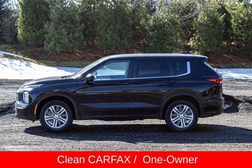 2024 Mitsubishi Outlander ES