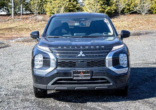 2024 Mitsubishi Outlander ES