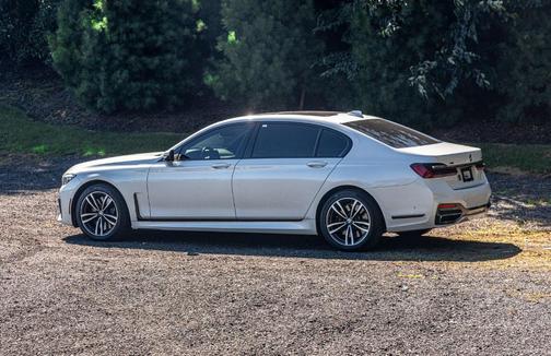 2021 BMW 740 i xDrive