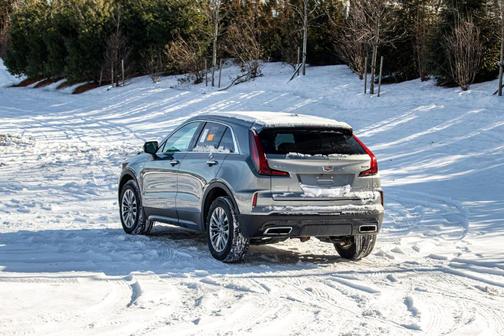 2024 Cadillac XT4 Premium Luxury