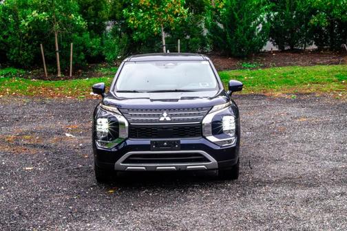 2022 Mitsubishi Outlander SE