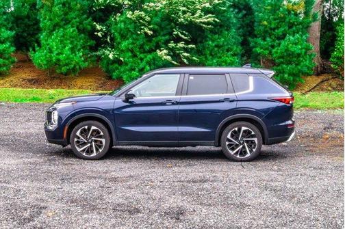 2022 Mitsubishi Outlander SE