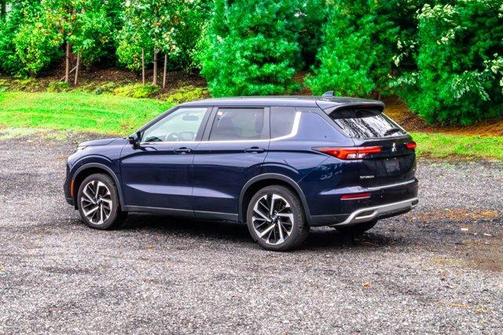 2022 Mitsubishi Outlander SE