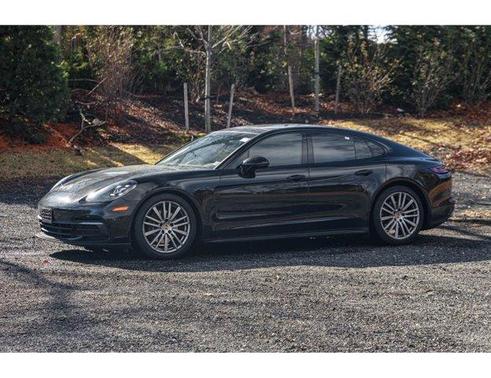 2018 Porsche Panamera 4