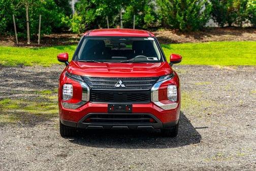 2022 Mitsubishi Outlander ES