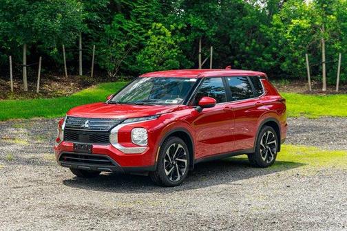 2022 Mitsubishi Outlander ES