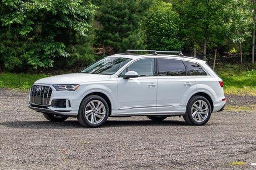 Glacier White Metallic 2022 Audi Q7 55 Premium Plus