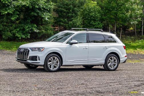 Glacier White Metallic 2022 Audi Q7 55 Premium Plus