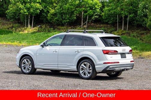 Glacier White Metallic 2022 Audi Q7 55 Premium Plus