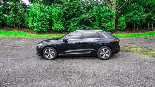 2024 Audi Q8 e-tron Premium