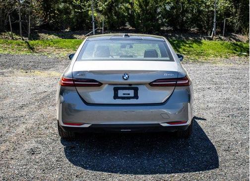 Gray Metallic 2024 BMW 540 i xDrive