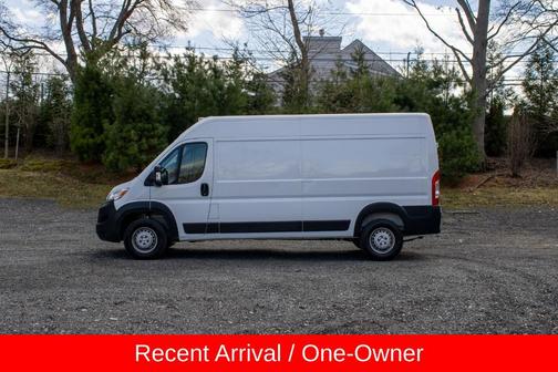 Bright White Clearcoat 2024 RAM ProMaster 2500 High Roof