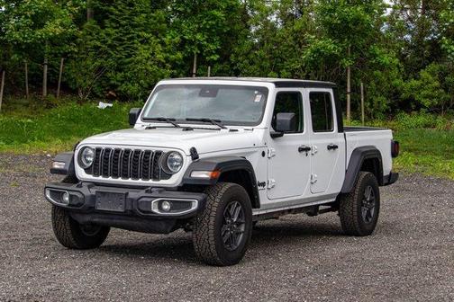 Bright White Clearcoat 2025 Jeep Gladiator Sport