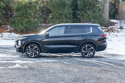 2024 Mitsubishi Outlander PHEV SEL