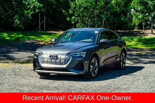 2022 Audi e-tron S line Premium