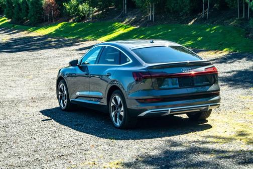 2022 Audi e-tron S line Premium