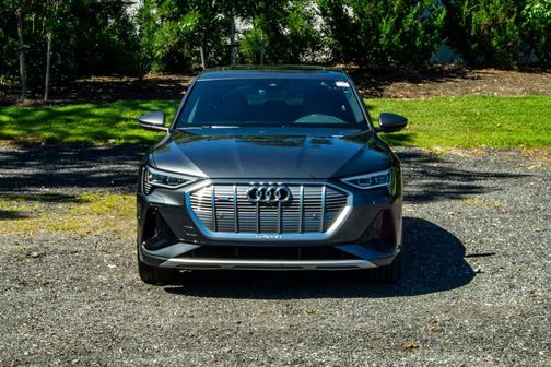 2022 Audi e-tron S line Premium