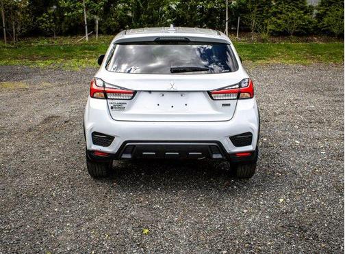White 2022 Mitsubishi Outlander Sport 2.0 SE