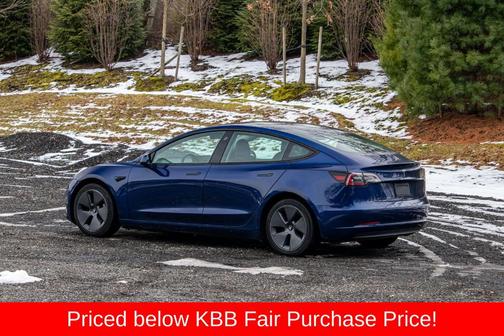 2022 Tesla Model 3 Base