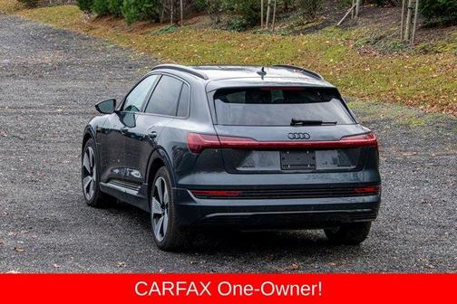 2022 Audi e-tron Premium Plus