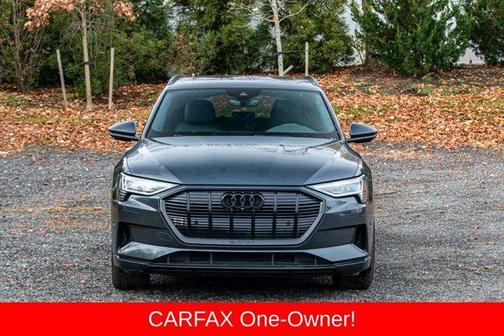 2022 Audi e-tron Premium Plus