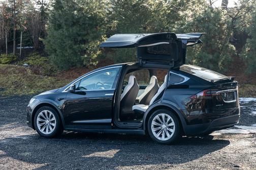 2018 Tesla Model X 75D