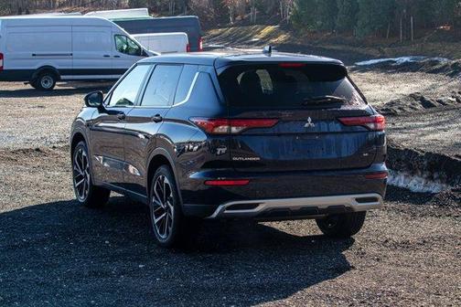 2022 Mitsubishi Outlander SE