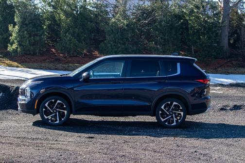 2022 Mitsubishi Outlander SE