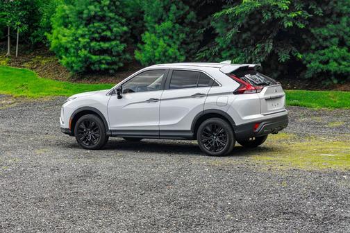 2022 Mitsubishi Eclipse Cross LE