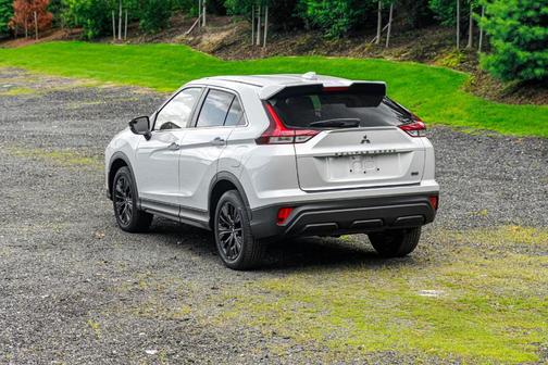 2022 Mitsubishi Eclipse Cross LE