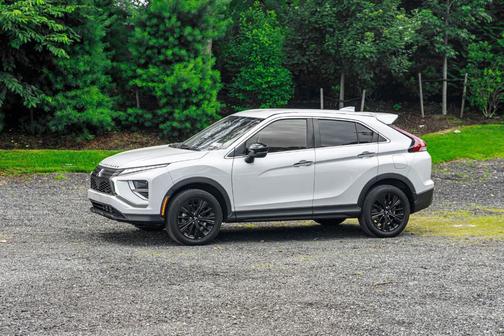 2022 Mitsubishi Eclipse Cross LE
