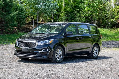 Aurora Black 2020 Kia Sedona L