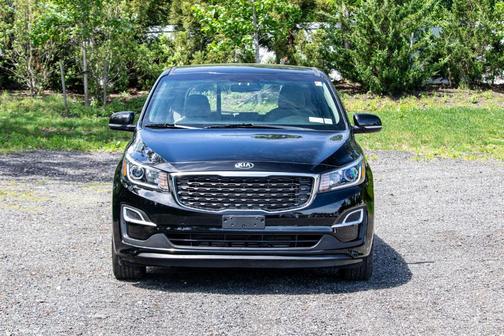 Aurora Black 2020 Kia Sedona L