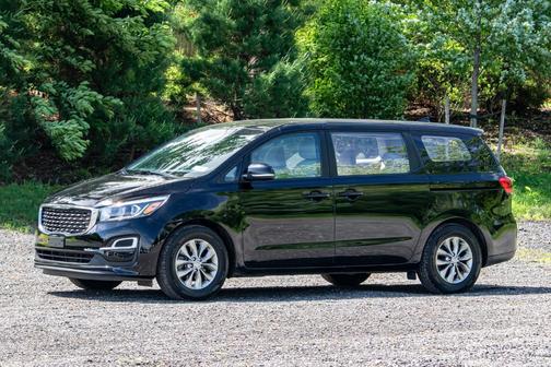 Aurora Black 2020 Kia Sedona L