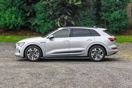 2022 Audi e-tron Premium