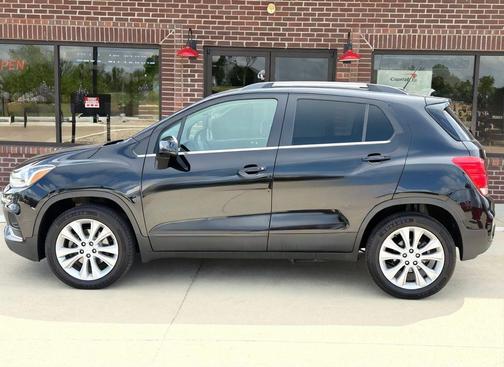 Mosaic Black Metallic 2020 Chevrolet Trax Premier
